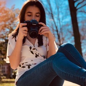 Meet your Posher, Alexia